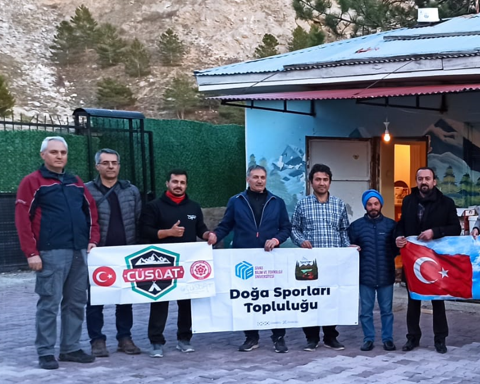 Üniversitemiz Doğa Sporları Topluluğu Türkiye Dağcılık Federasyonu Sivas İl Temsilicilğinin  organiz ettiği  İstişare toplantısına katıldı